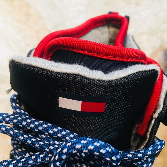 TOMMY HILFIGER
Toddler Boys Logo Black Boots - Picture 2 of 5